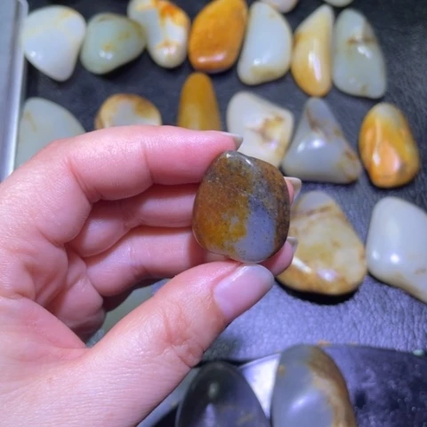 王***）和田玉（子料）未镶嵌颈饰