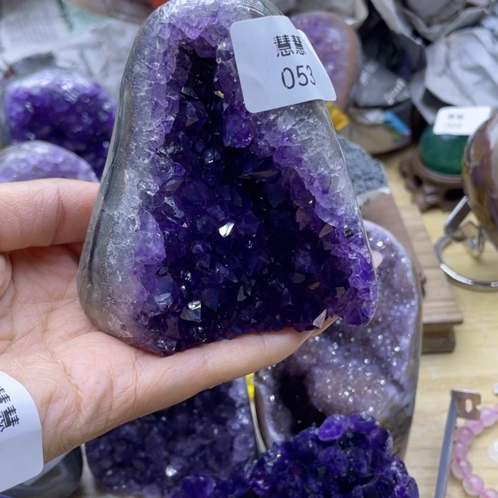 未镶嵌水晶大型摆件（非配饰）