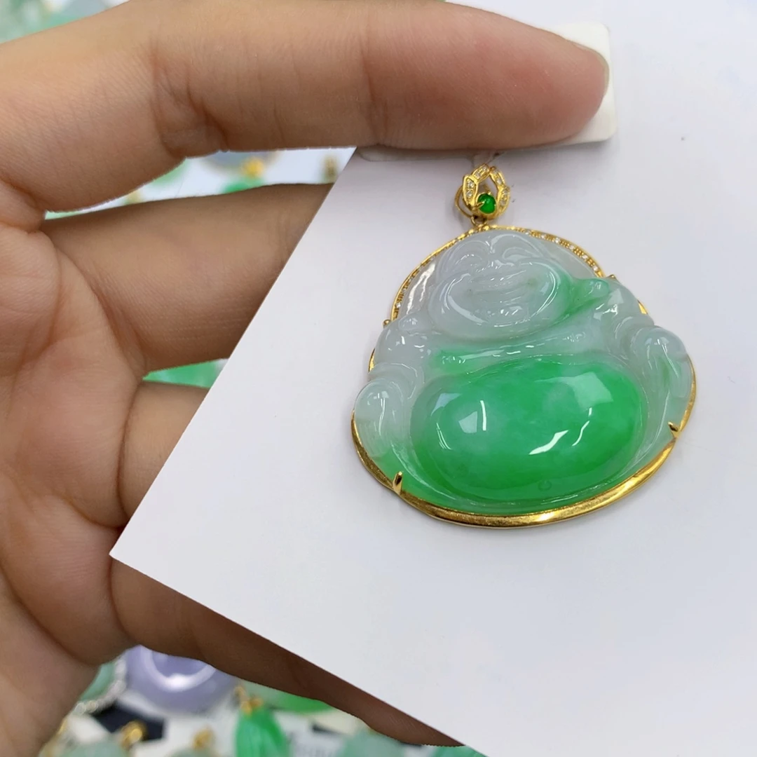 翡翠18K金镶嵌颈饰翡翠