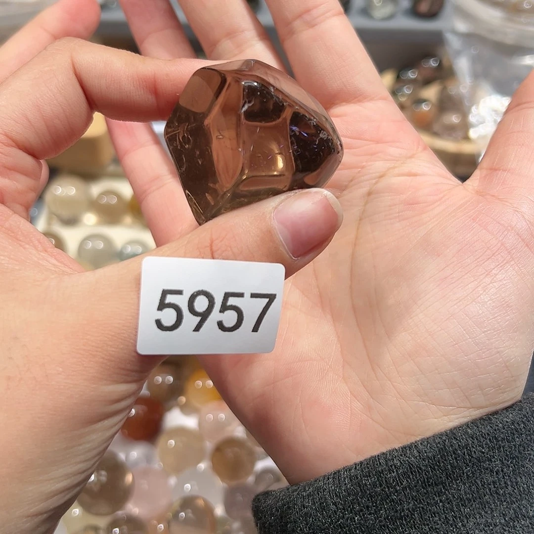 未镶嵌水晶大型摆件（非配饰）