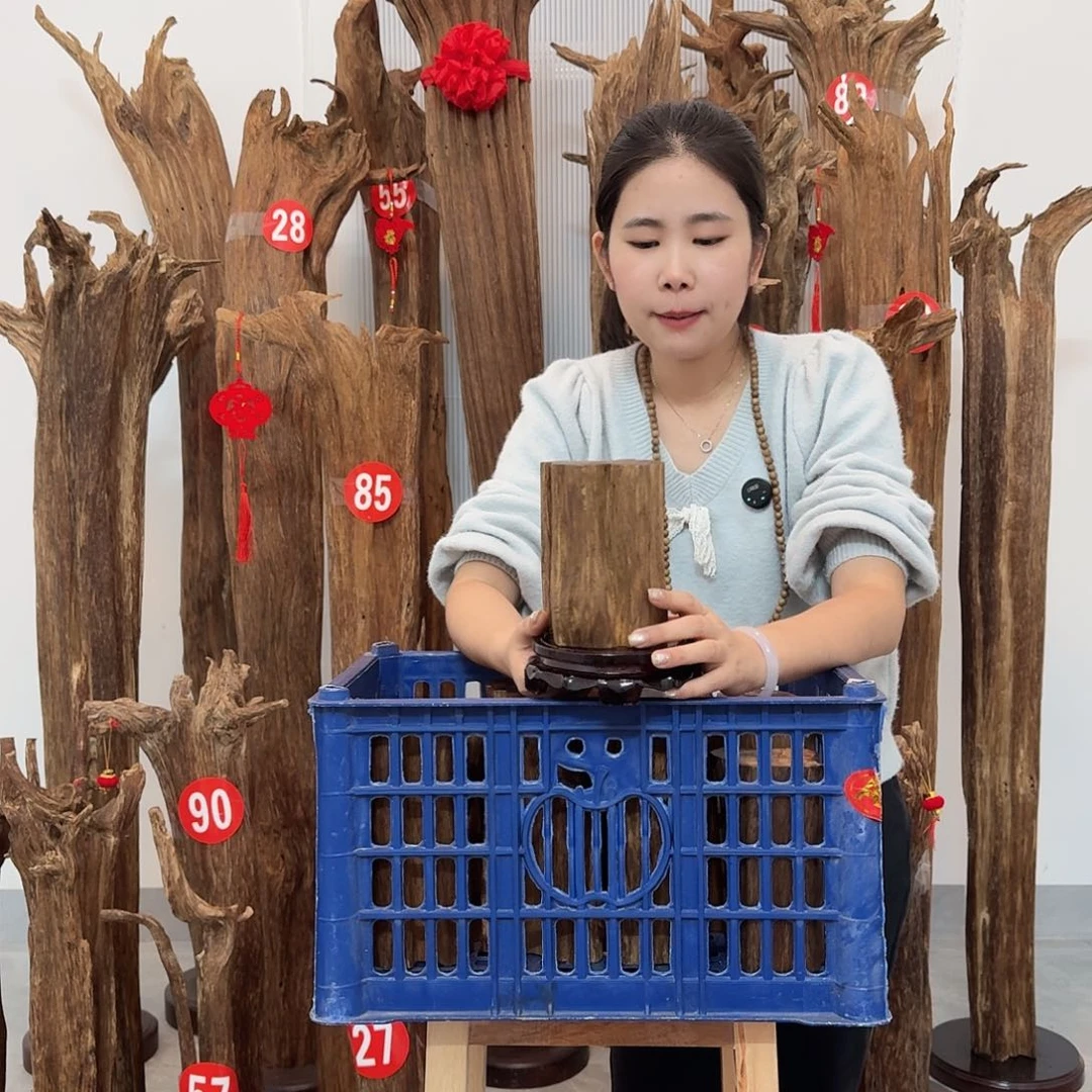 沉香碎屑沉香原材料