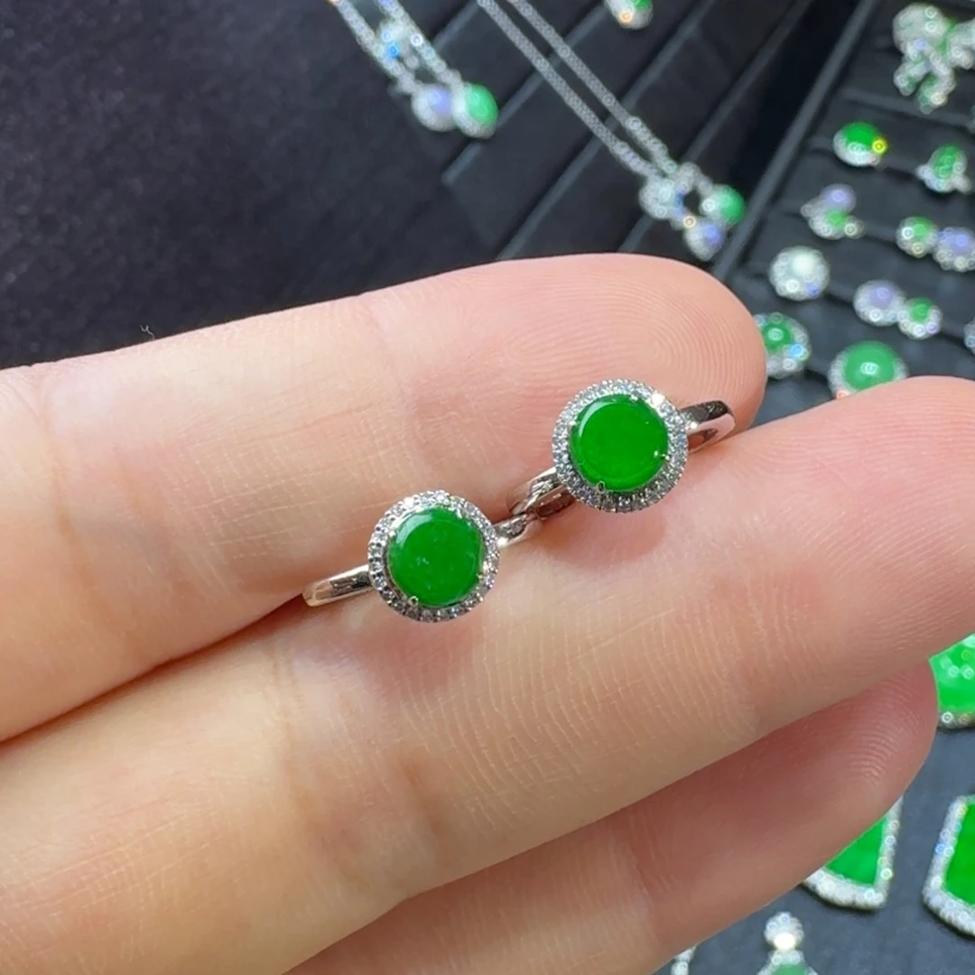 18K金镶嵌翡翠耳饰