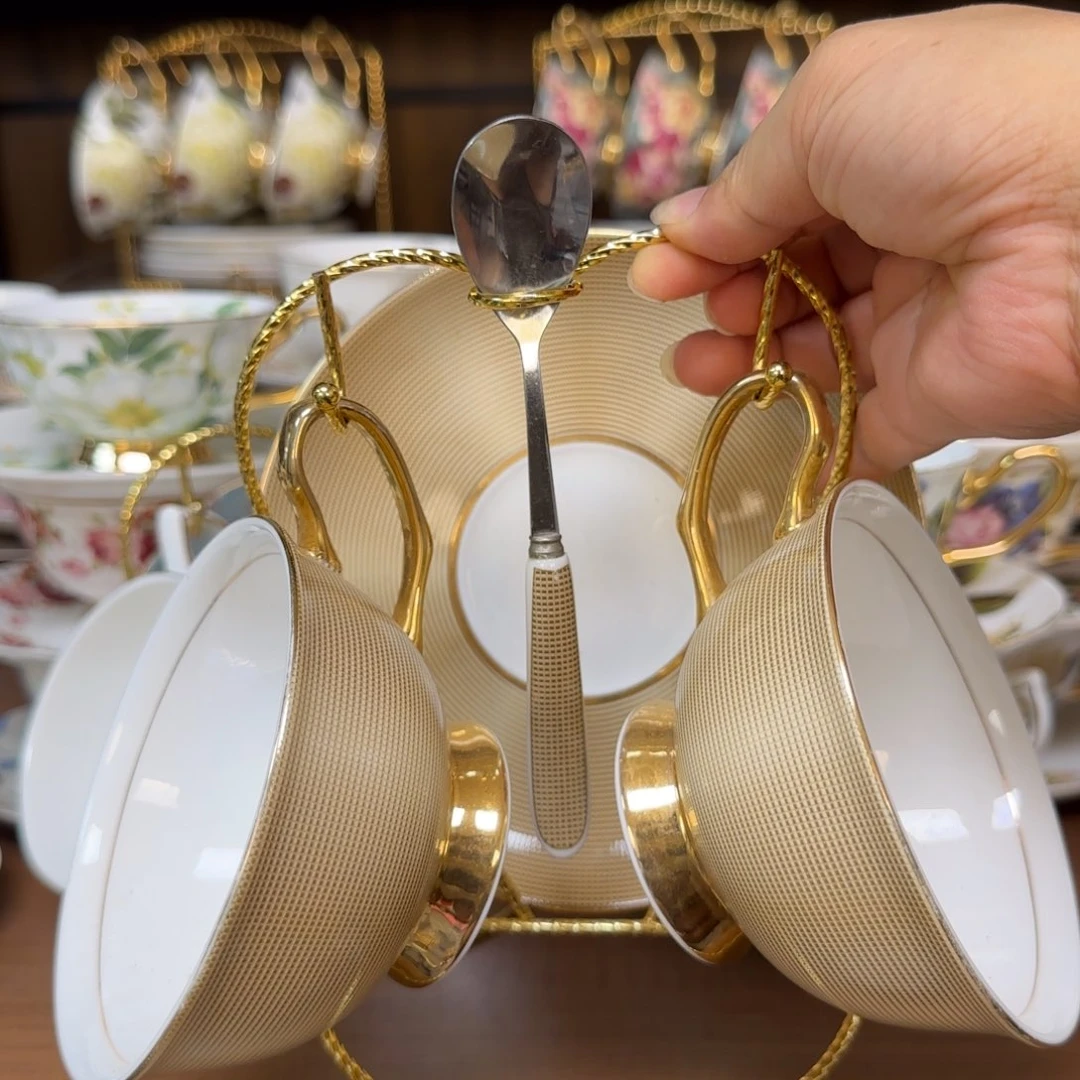 瓷片金色条纹两杯碟送杯架快递装