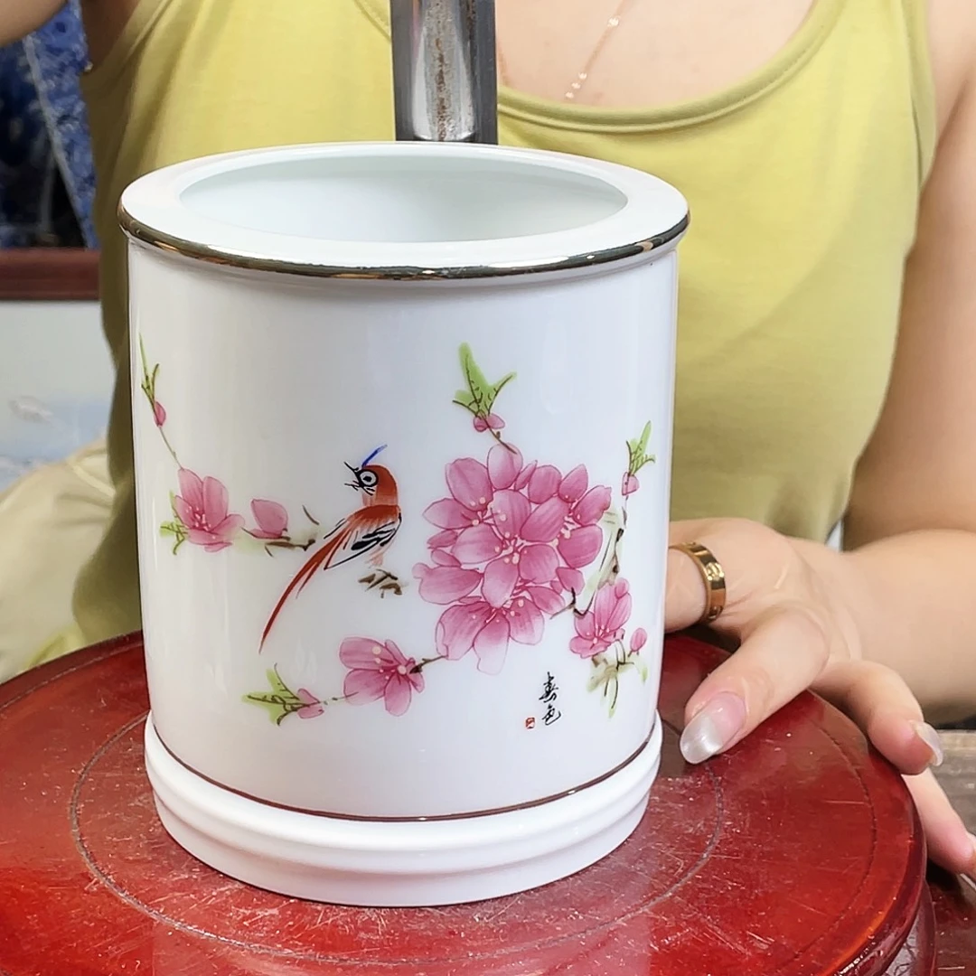 摆件景德镇陶瓷。