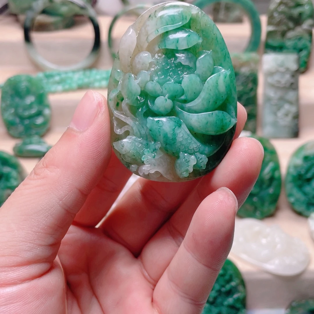 独山玉未镶嵌颈饰