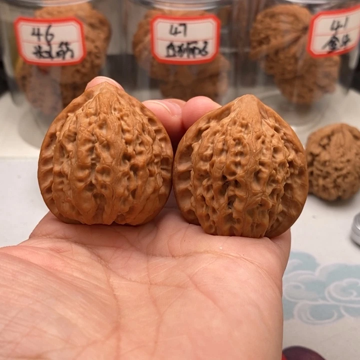 文玩核桃吊坠?***.金牛打底