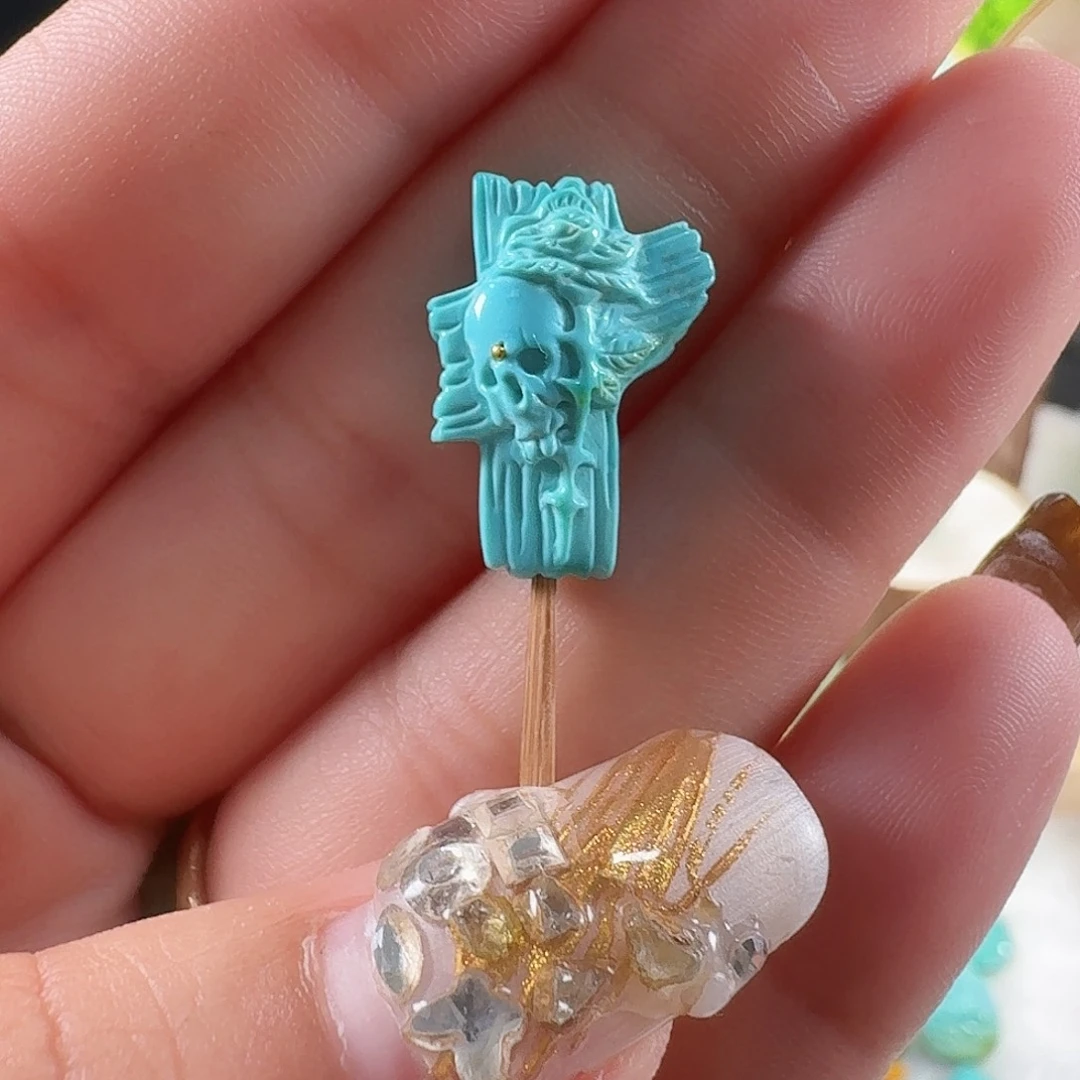 绿松石未镶嵌颈饰