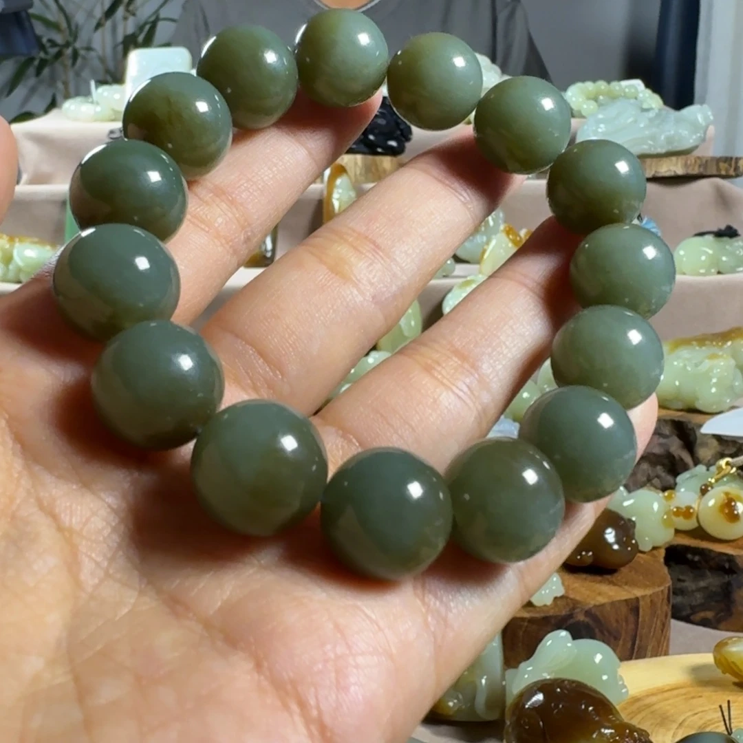 颈饰未镶嵌和田玉（糖玉）