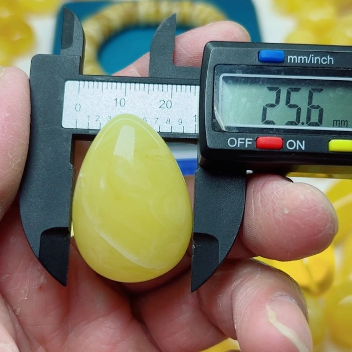 琥珀（矿物珀）未镶嵌裸石