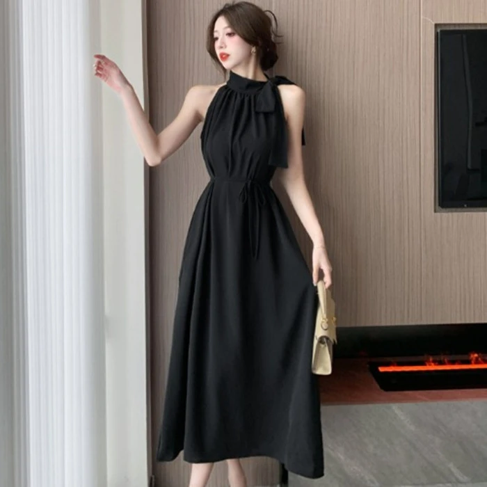 露肩气质法式连衣裙赫本风纯色无袖女装女神范长裙挂脖裙子春夏季