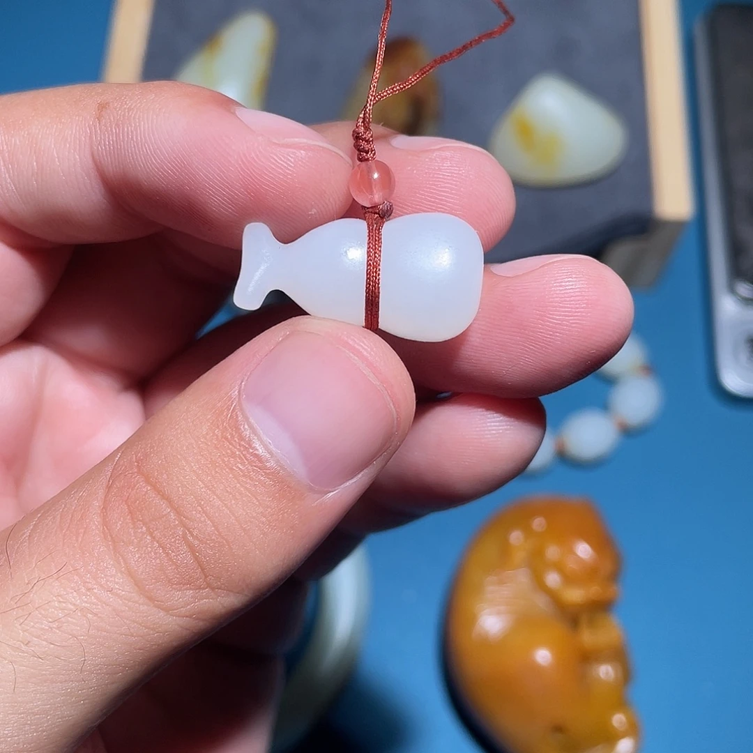 和田玉未镶嵌车挂