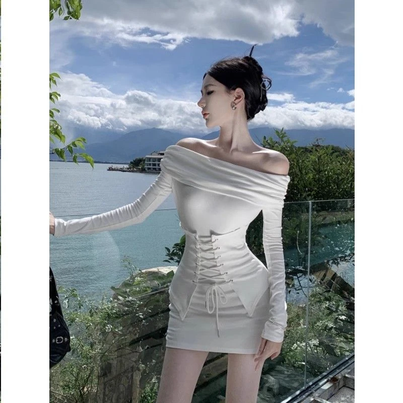 2025纯欲辣妹风设计感一字领露肩连衣裙春季长袖收腰修身显瘦包臀