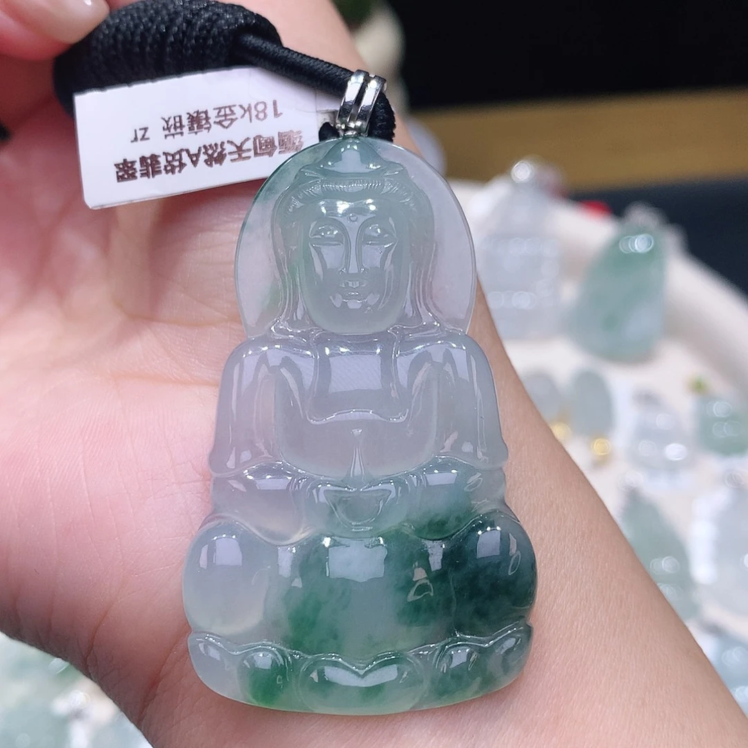 颈饰18K金镶嵌翡翠观音