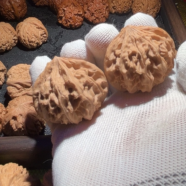 把件文玩核桃三棱