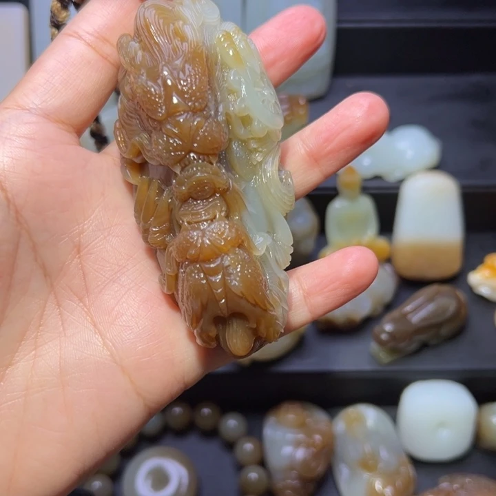 和田玉（糖玉）未镶嵌颈饰