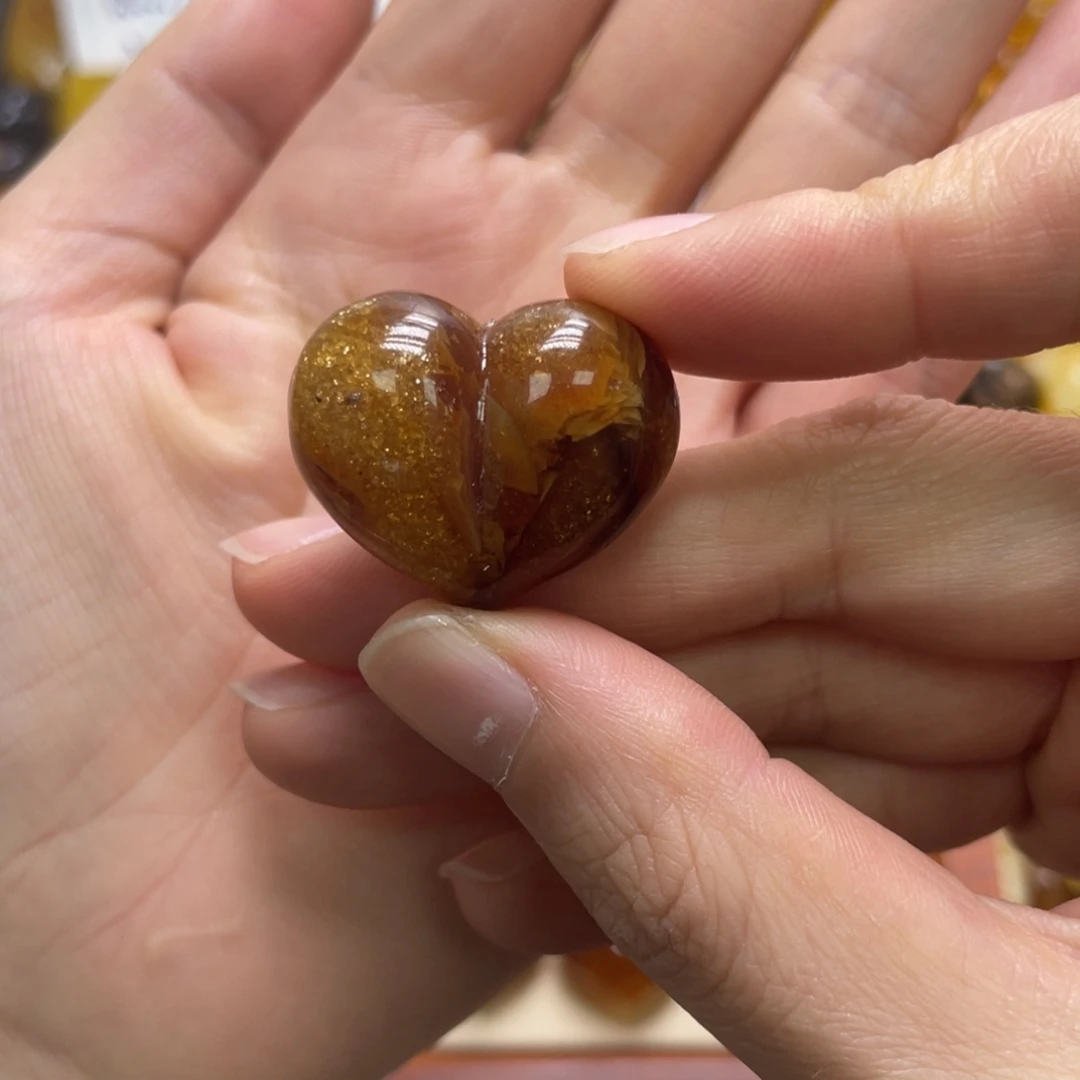 琥珀未镶嵌裸石天然琥珀爆闪爱心