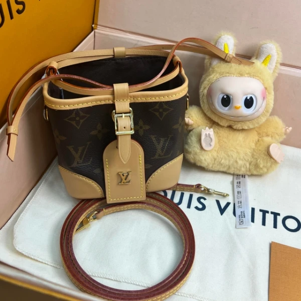 99新 LouisVuitton/路易威登 烧麦包水桶包