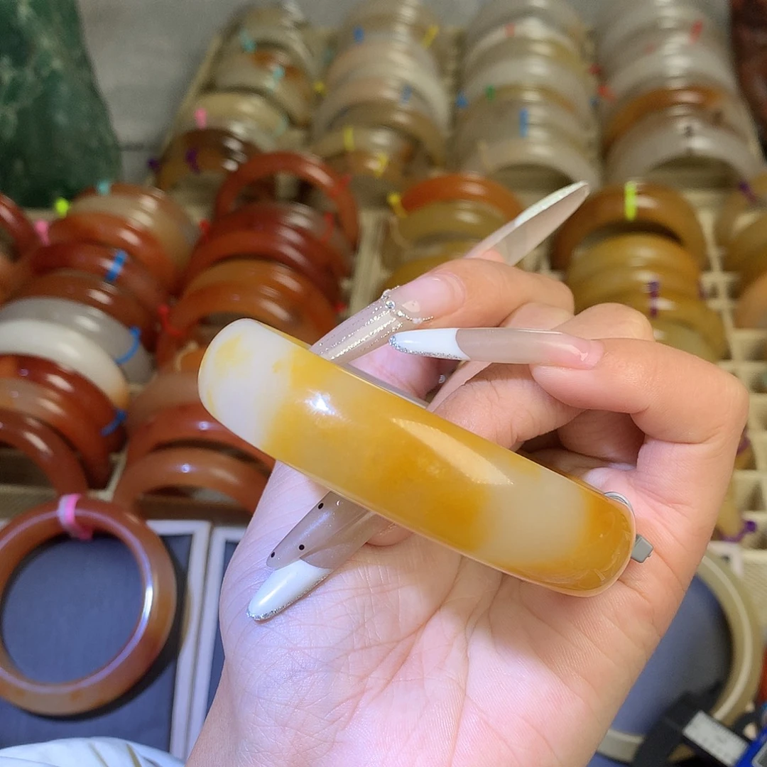 石英质玉（黄龙玉）未镶嵌手镯