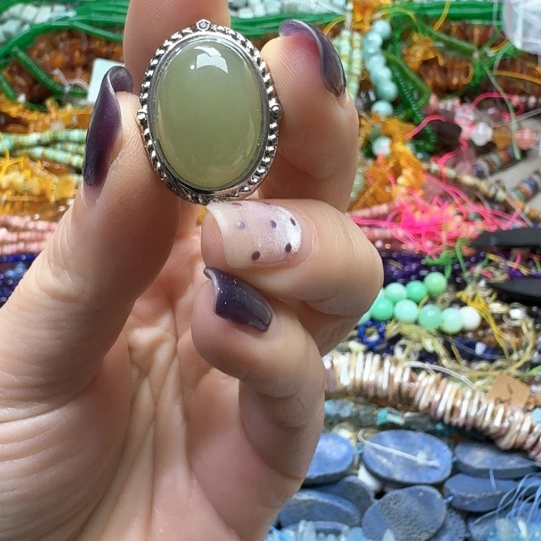 玛瑙/玉髓未镶嵌珠宝半成品一颗和田玉魔盒