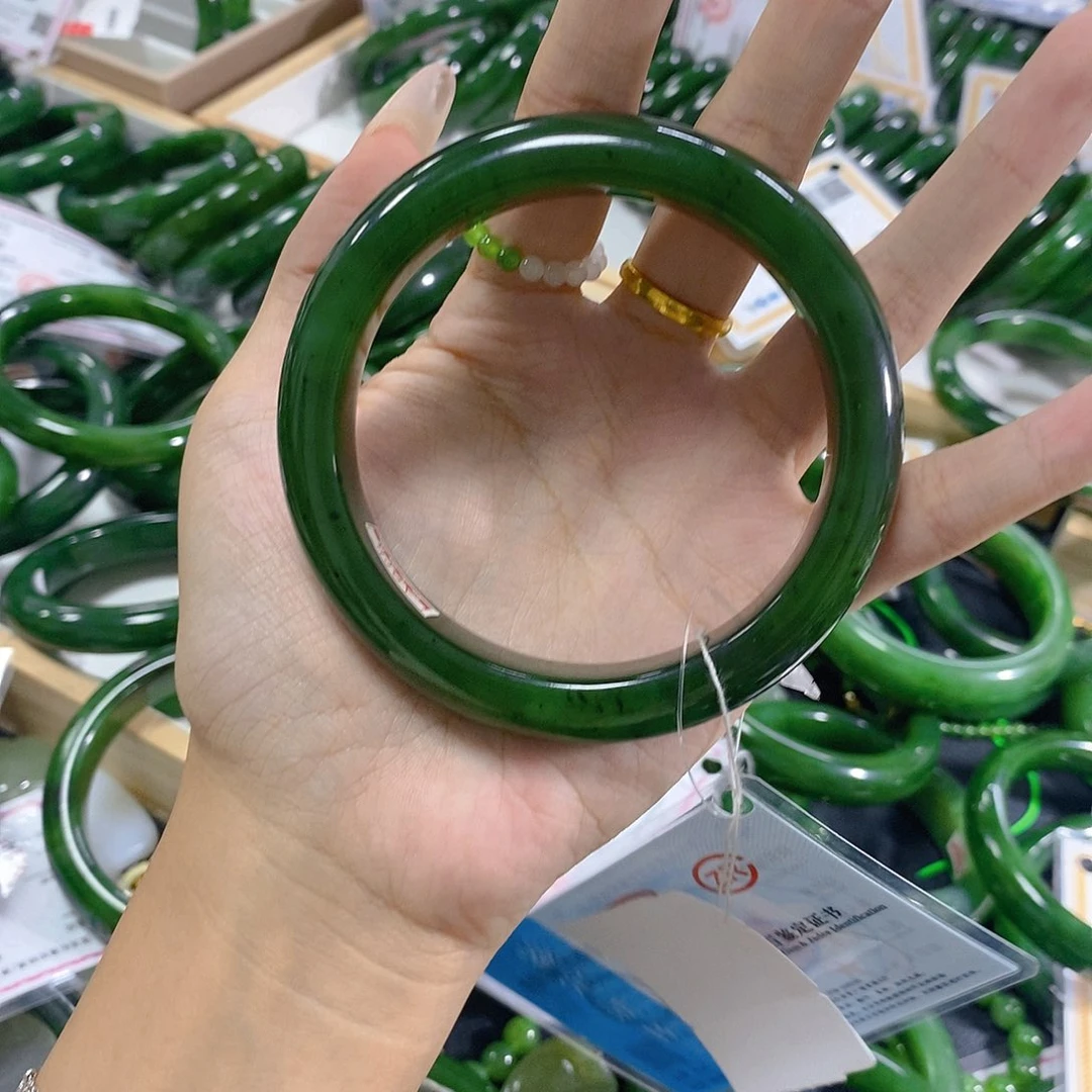 一***安未镶嵌手链和田玉