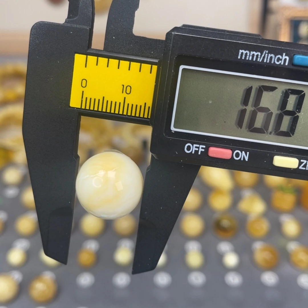 琥珀未镶嵌裸石65号