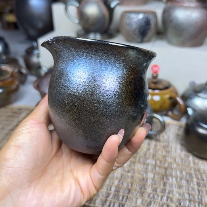 云南建水紫陶柴烧壶
