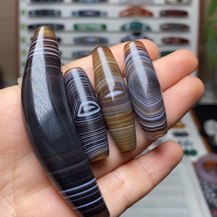 玛瑙/玉髓颈饰未镶嵌瓦*