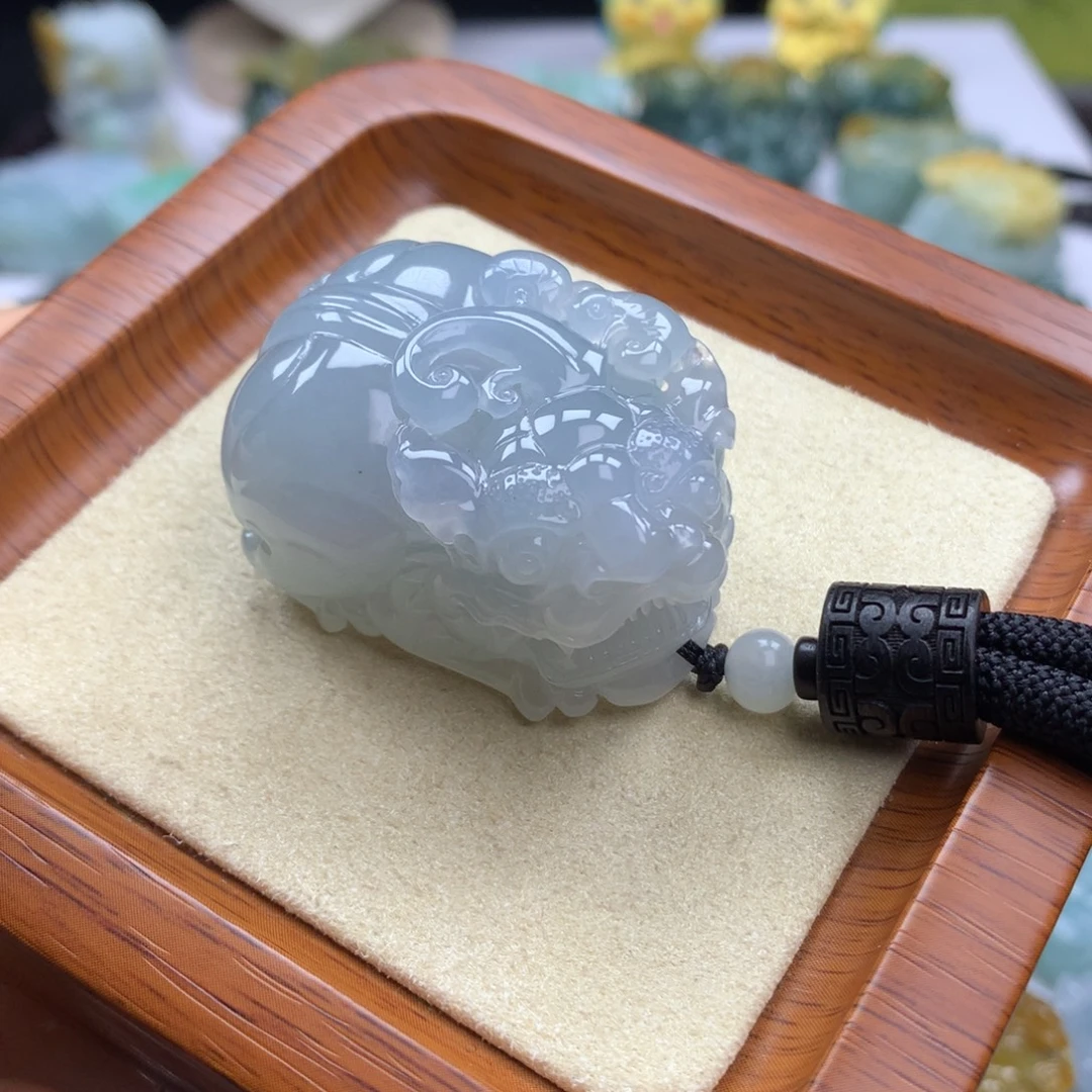 翡翠未镶嵌颈饰15