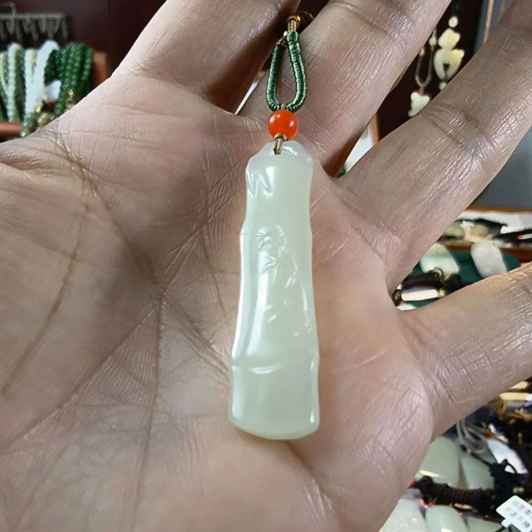 和田玉9K金镶嵌颈饰