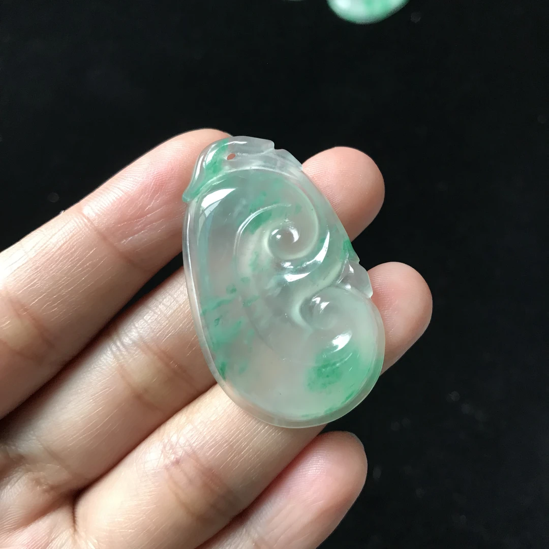 非洲翠精美高冰飘花如意吊坠39.6*23.6*5.1mm