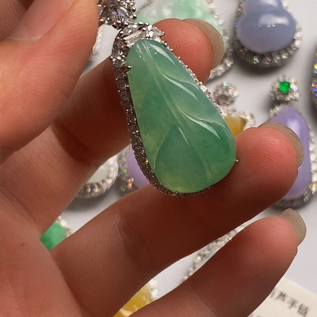 翡翠银S925镶嵌颈饰喵*?天然翡翠