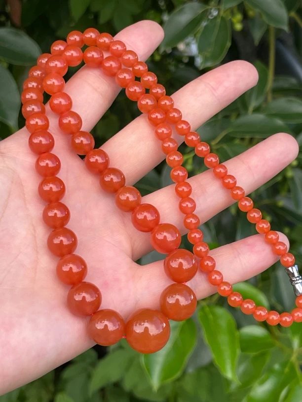 精品南红塔链，颜色红润，尺寸15到5mm，珠光宝气，几乎无杂无裂