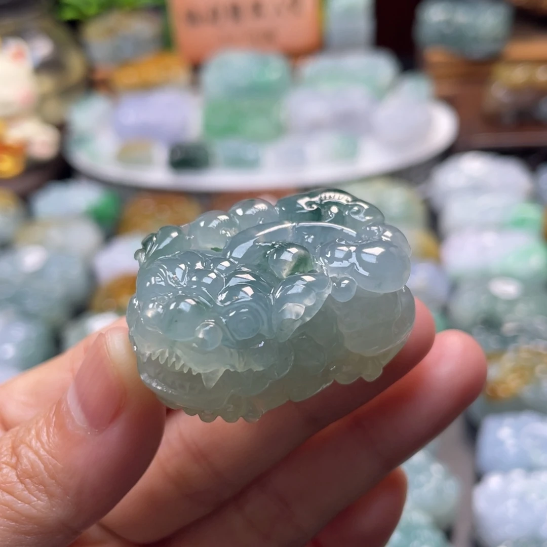 颈饰未镶嵌翡翠貔貅