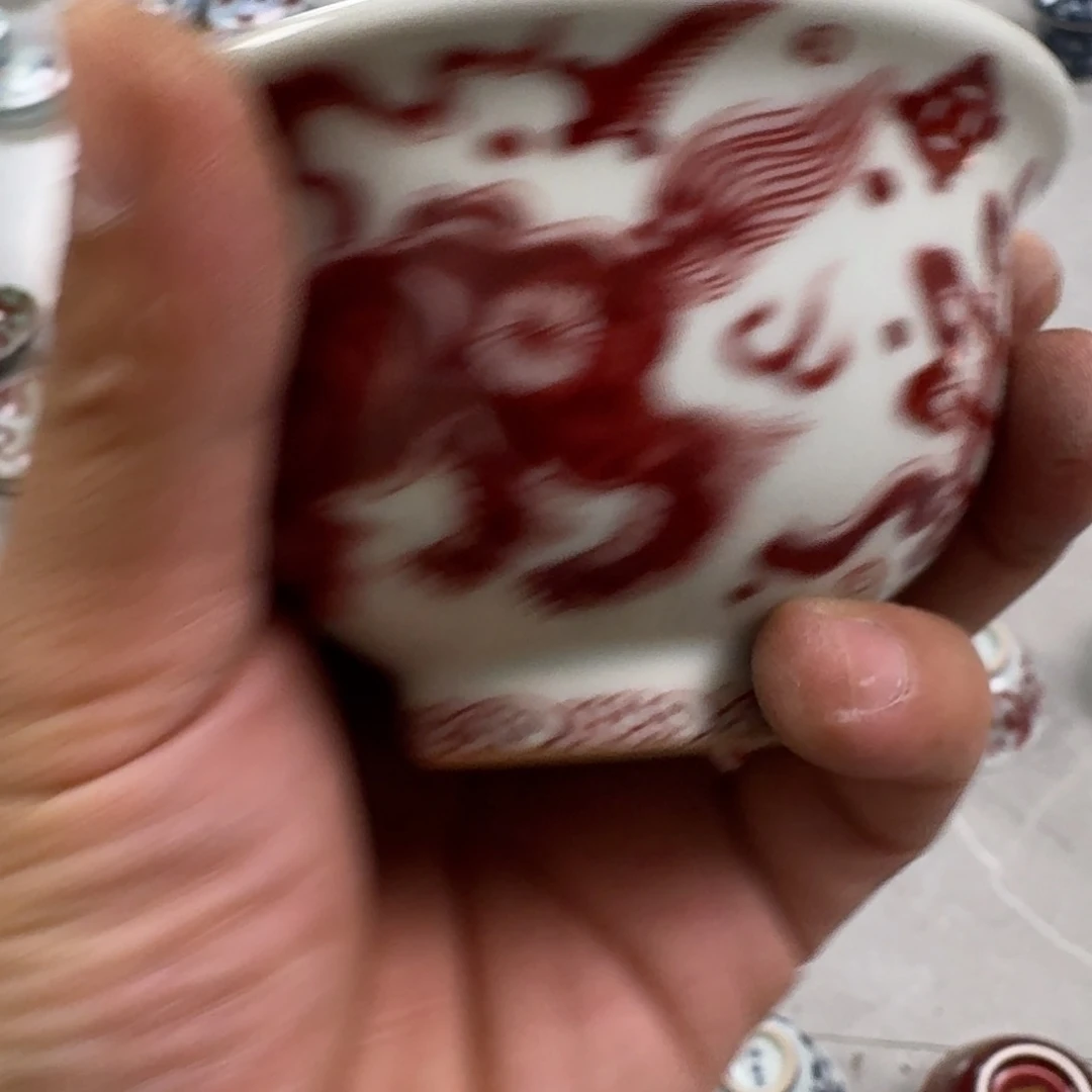 摆件釉里红狮子大压手