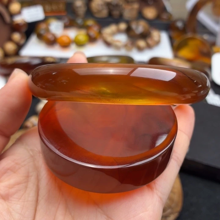 琥珀未镶嵌珠宝奇石59.8圈口红蜜