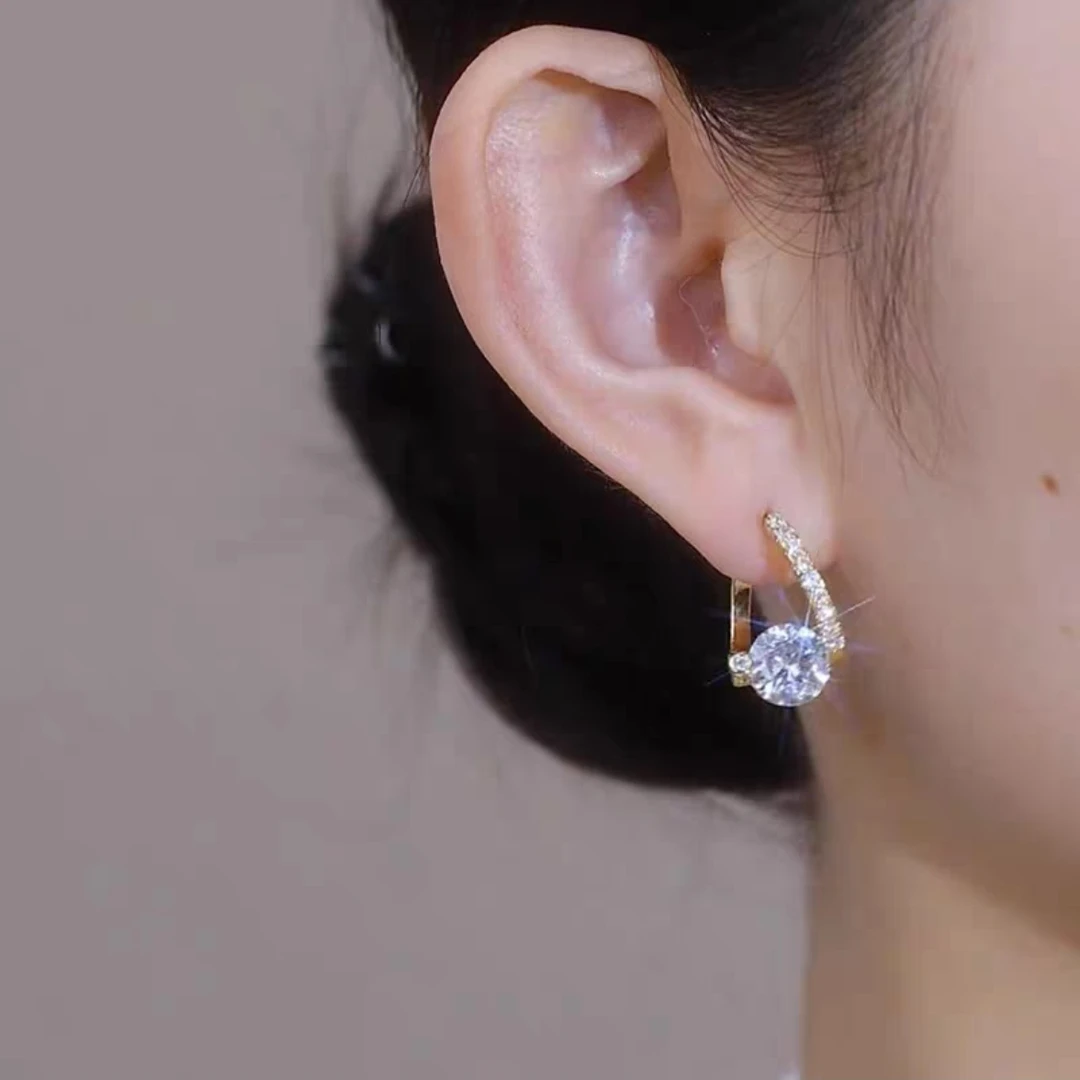 铜合金合成锆石耳饰 轻奢克拉恋人耳扣简约百搭小众气质耳环耳圈