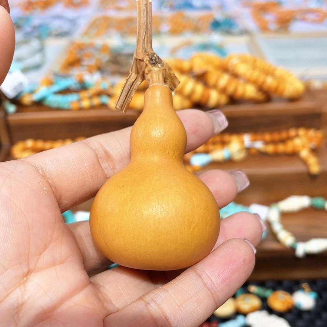 琥珀裸石未镶嵌找***到葫芦