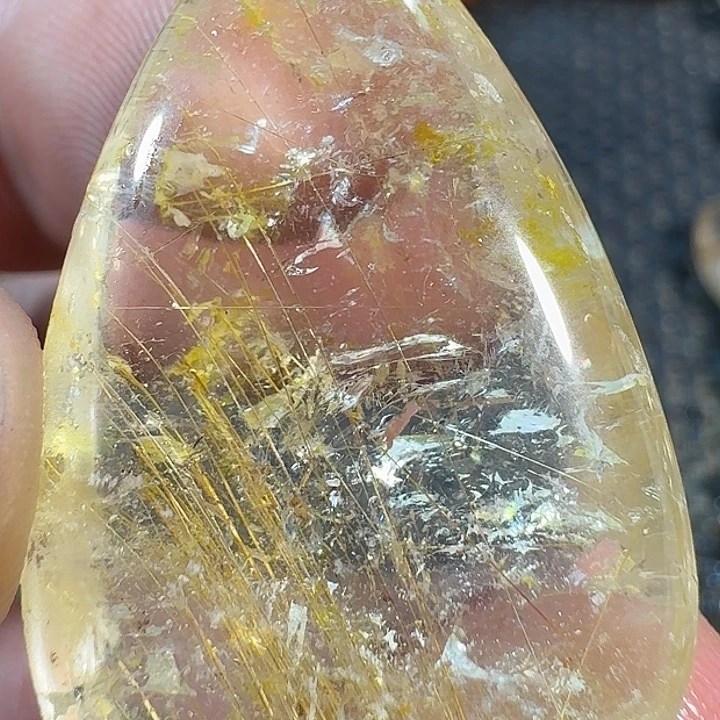 善***喻颈饰水晶未镶嵌我