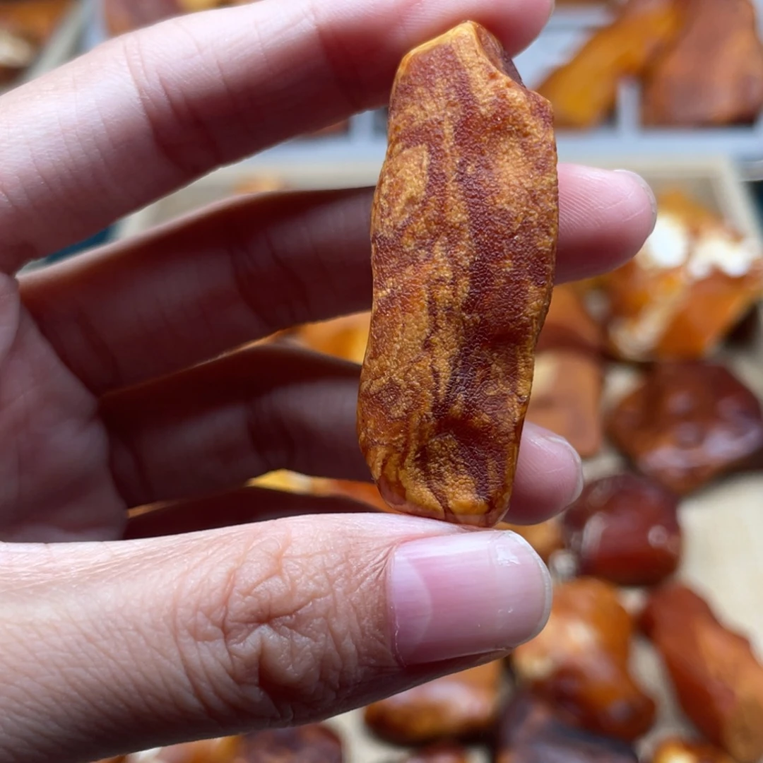 未镶嵌琥珀珠宝奇石