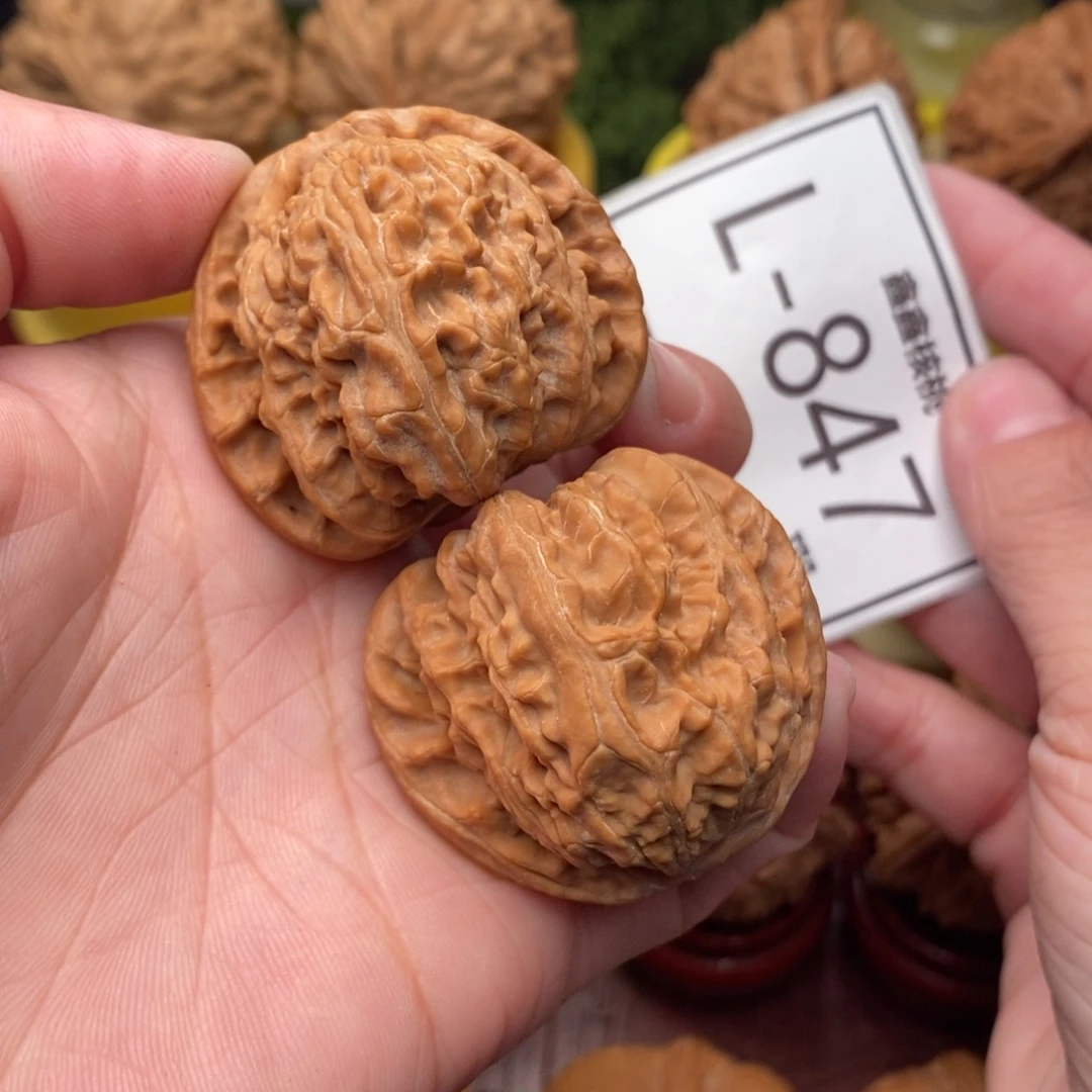 文玩核桃把件狮子头40….