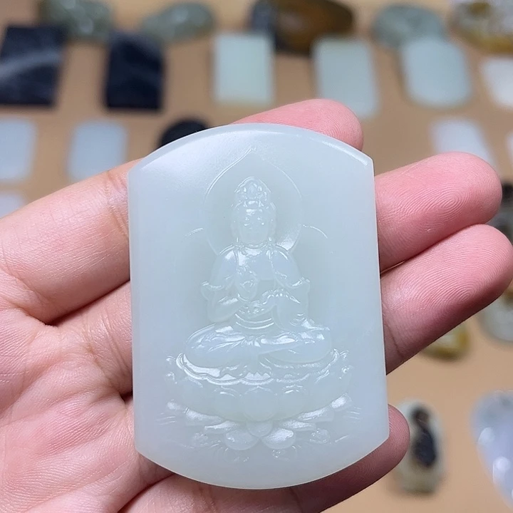 和田玉未镶嵌颈饰