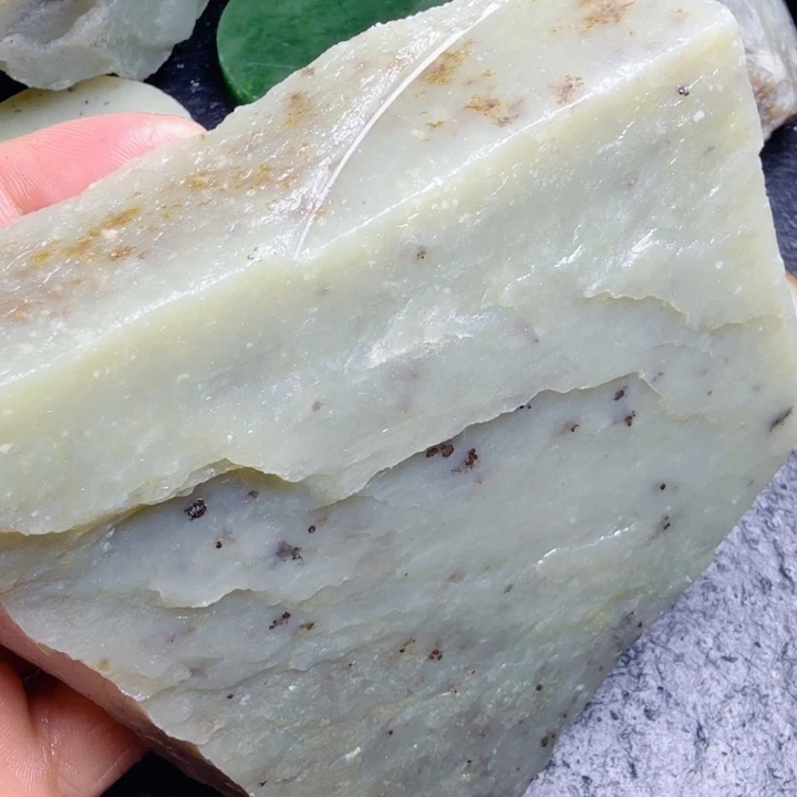 和田玉（糖玉）未镶嵌珠宝奇石