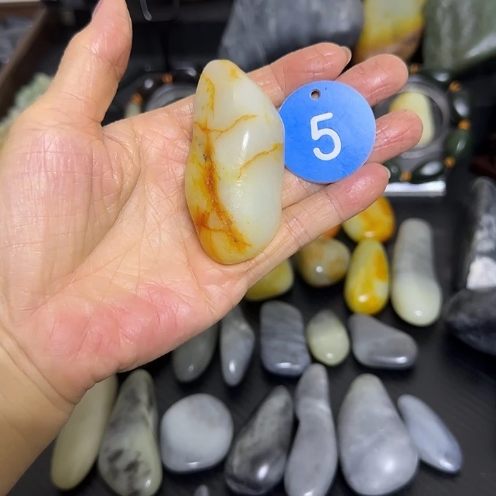 和田玉（糖玉）未镶嵌车挂