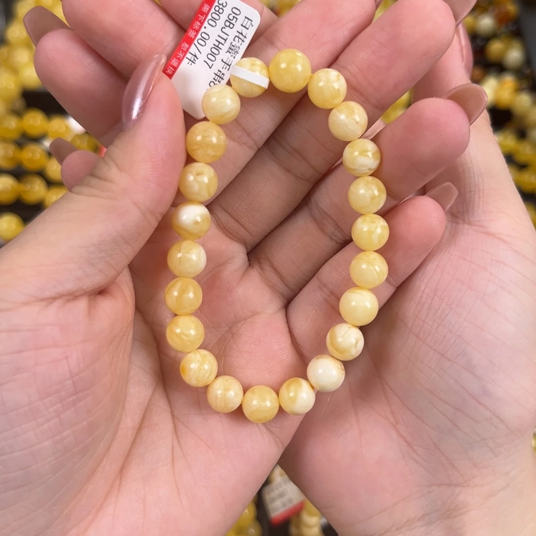 未镶嵌琥珀裸石小***。琥珀