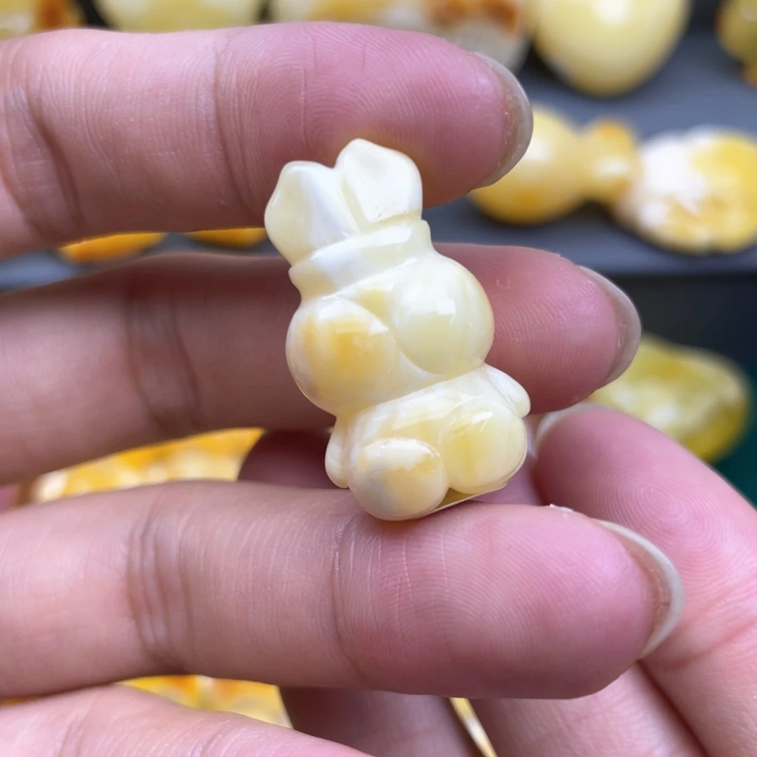 琥珀裸石未镶嵌蜜蜡