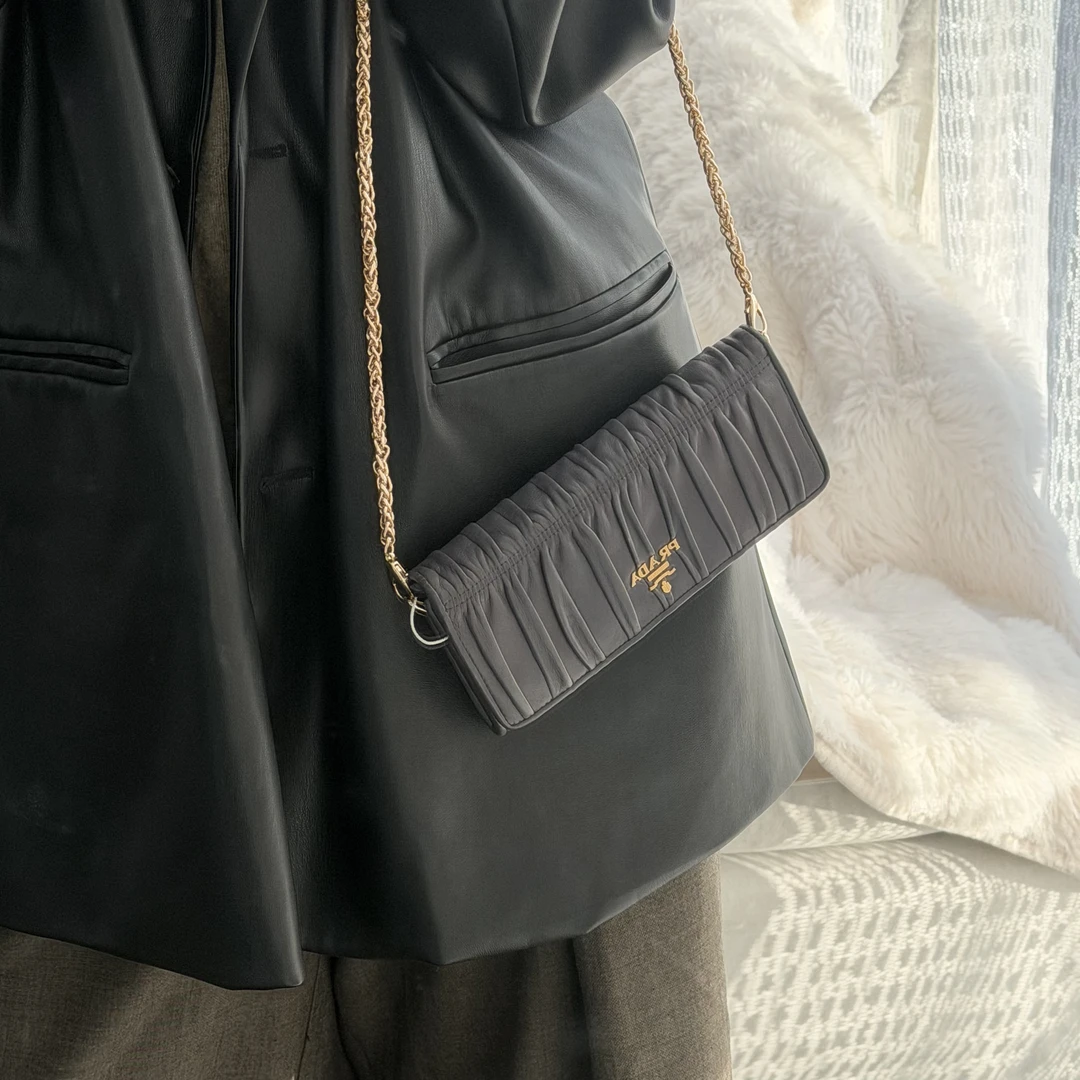 95新 Prada/普拉达 prada黑色钱包｜JM