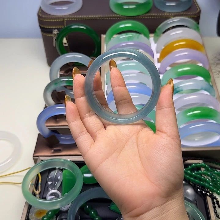 胡***a珐琅非金属时尚手镯