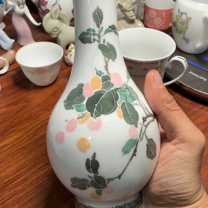 醴陵群力樱桃花小花瓶有黑点微瑕