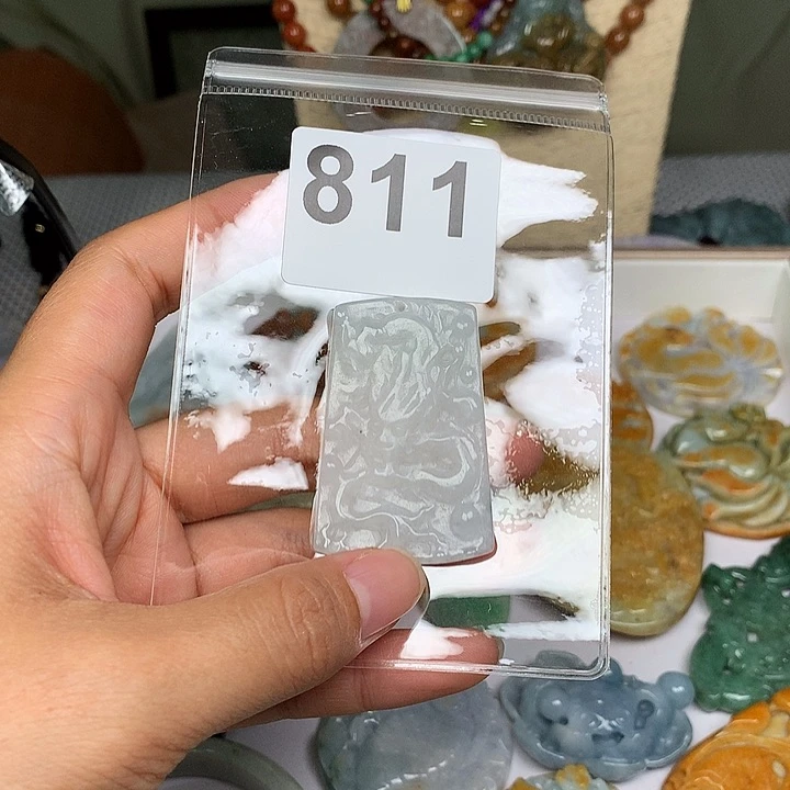 翡翠未镶嵌颈饰拾****石翡翠