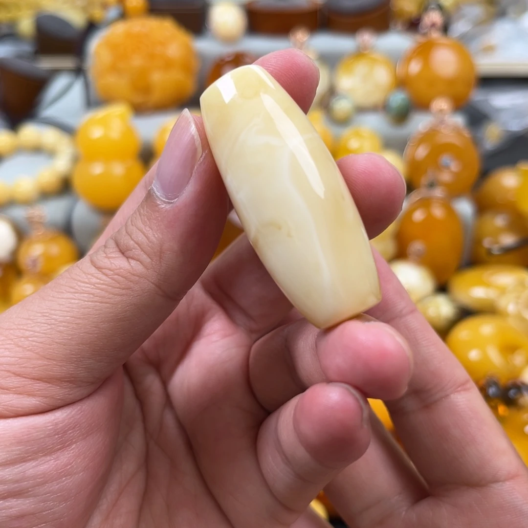 蜜蜡未镶嵌珠宝奇石